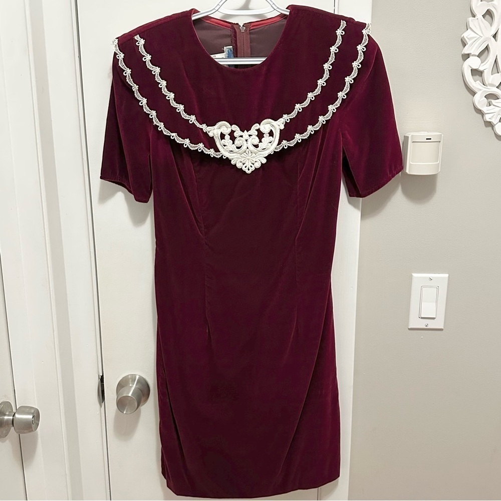 Gunne Sax Vintage Victorian Prairie Burgundy Embroidered Velvet Dress 2/4